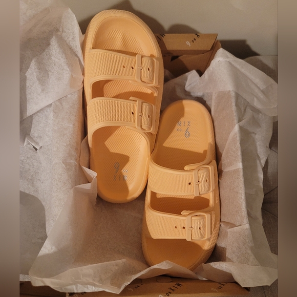 Mix No. 6 Sianey Slide Sandal, Size: 8 - Picture 8 of 11